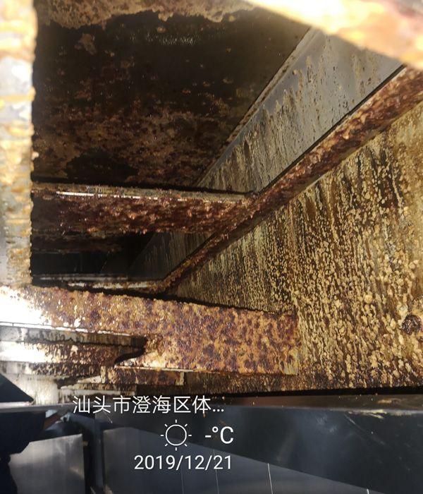 汕头学校厨房油烟机、油烟管道清洗(图2)